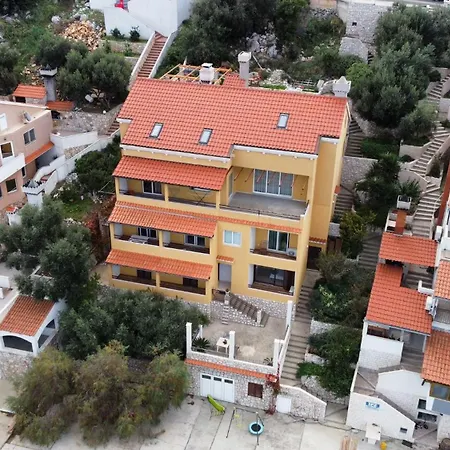 Matisa Apartment
